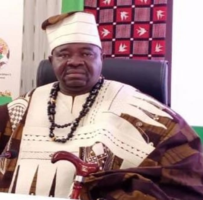 Sa Majesté le Chef de Canton de Gaoua